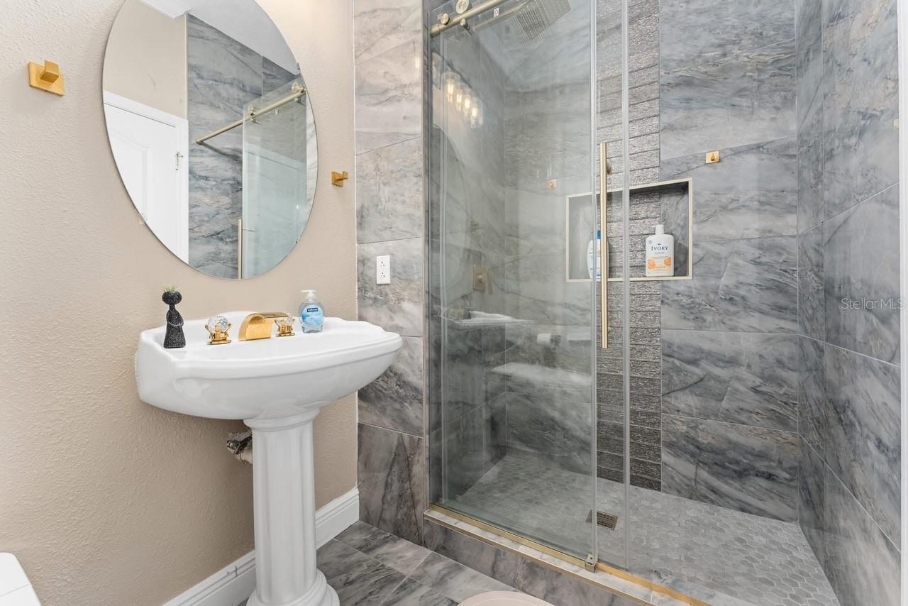 Image 16 of 46 For 2832 Rodeo Drive