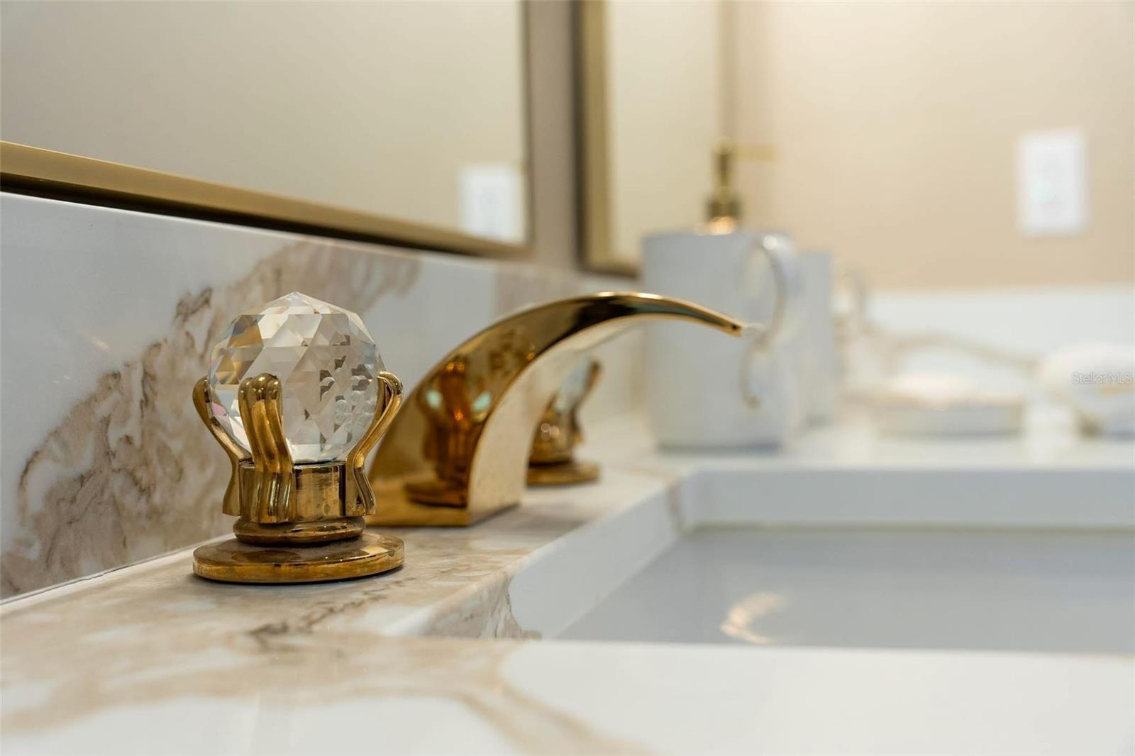 Image 18 of 46 For 2832 Rodeo Drive