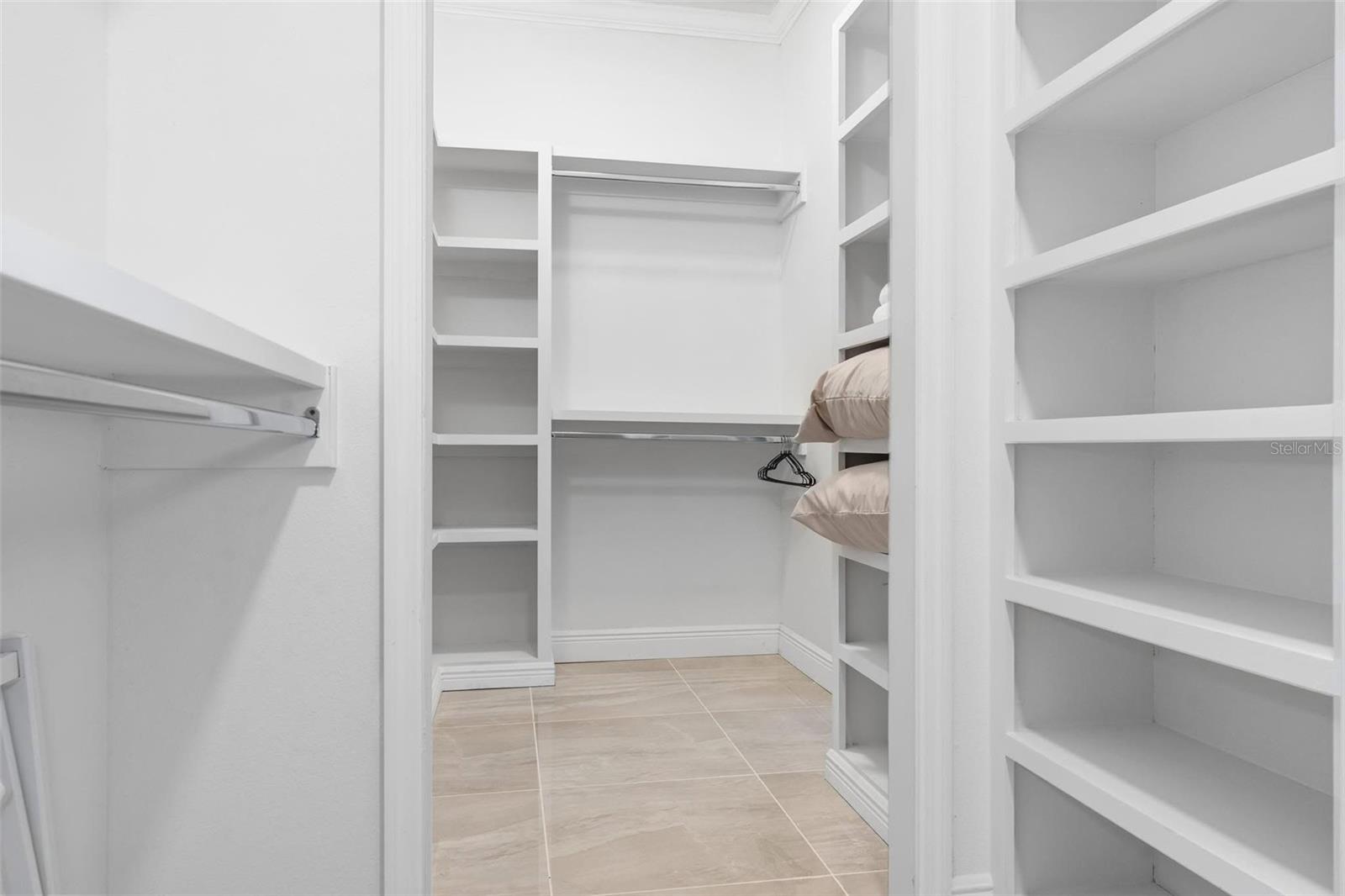 Image 27 of 46 For 2832 Rodeo Drive