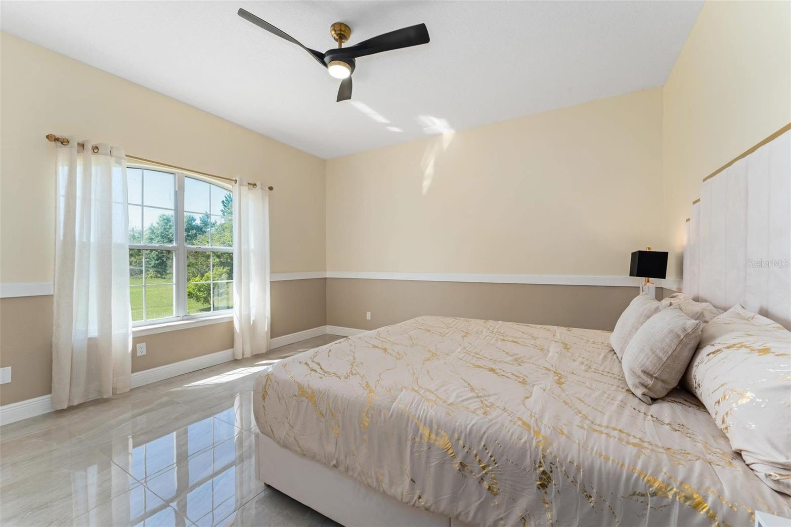 Image 30 of 46 For 2832 Rodeo Drive