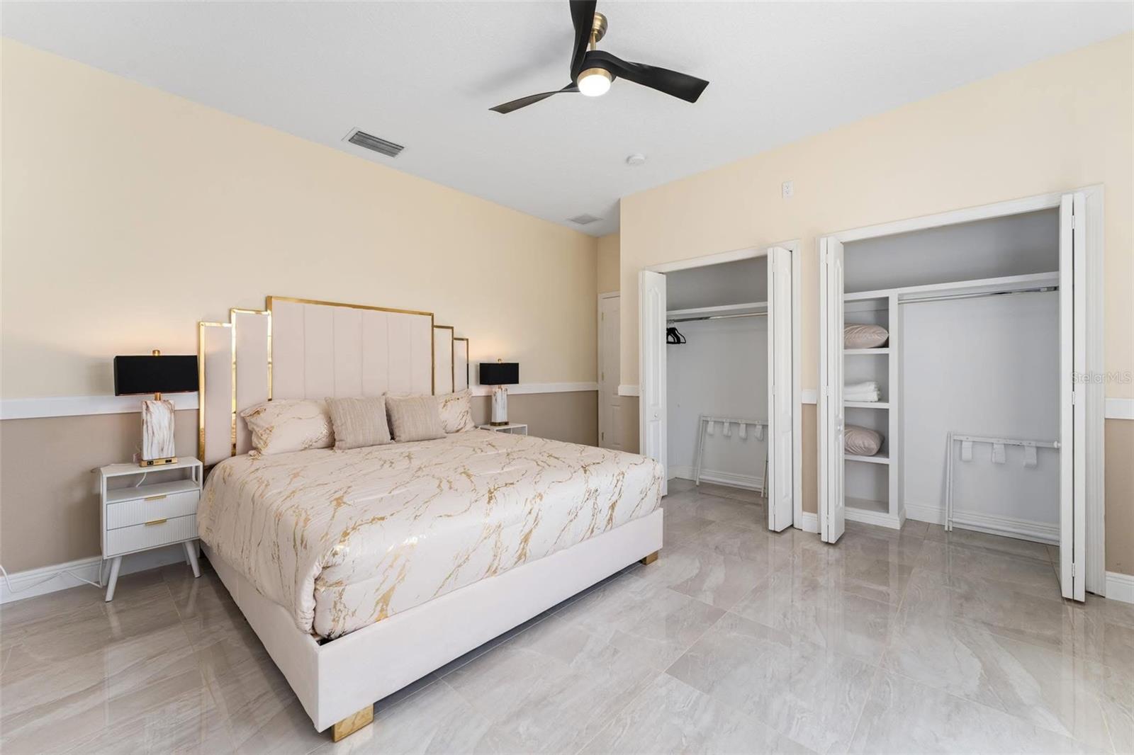 Image 32 of 46 For 2832 Rodeo Drive