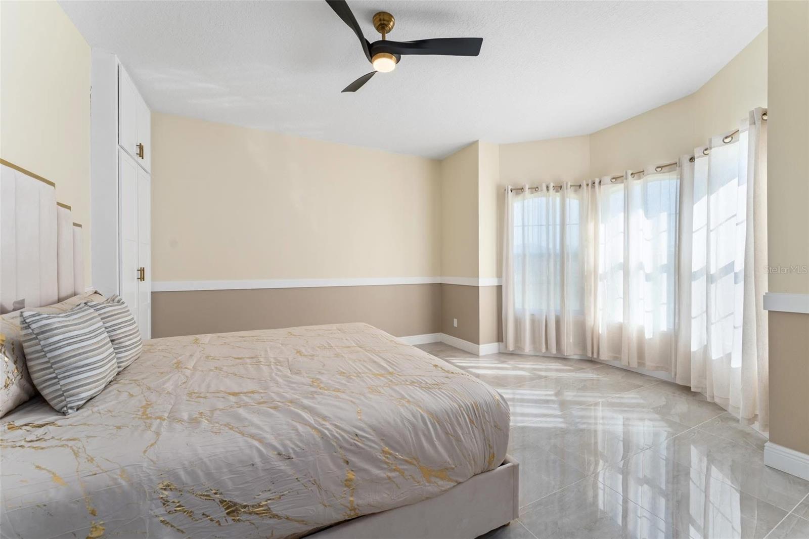 Image 34 of 46 For 2832 Rodeo Drive