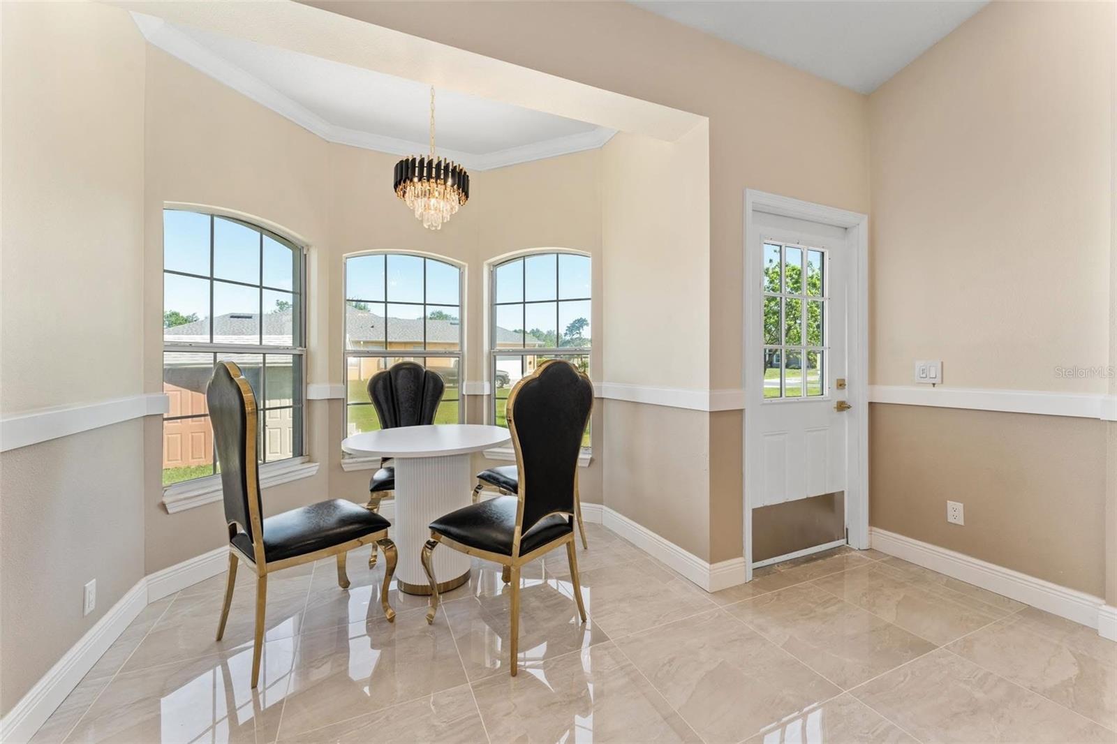 Image 8 of 46 For 2832 Rodeo Drive