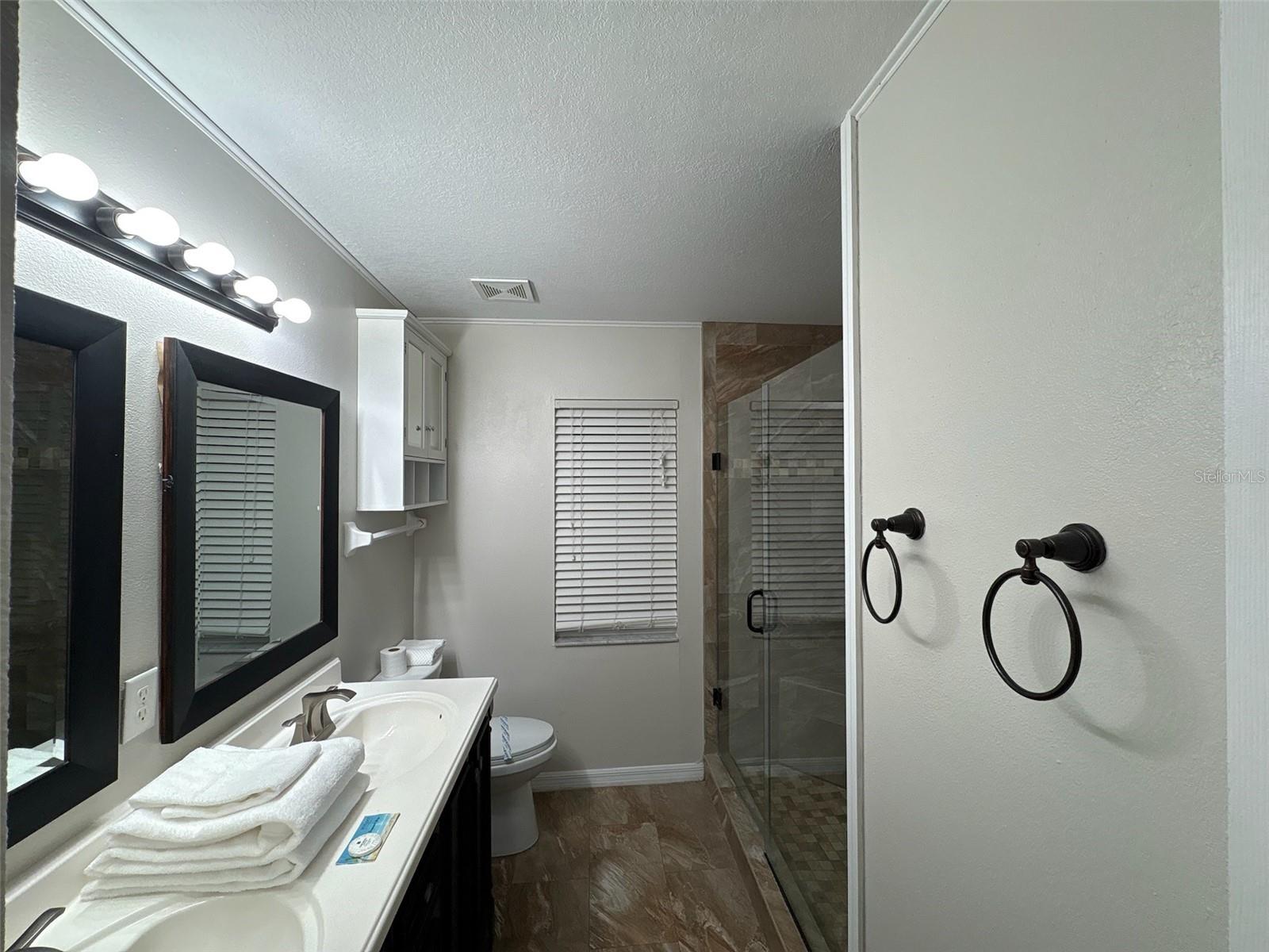 Image 13 of 34 For 142 Hollingshead Loop