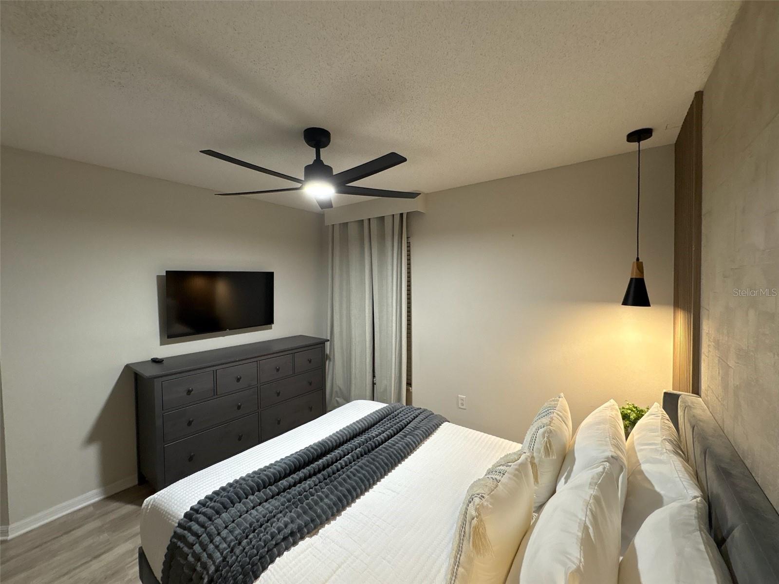 Image 27 of 34 For 142 Hollingshead Loop