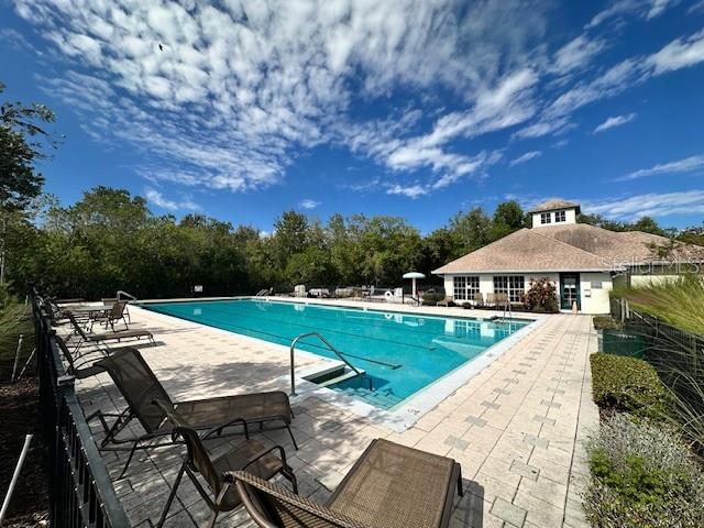 Listing photo id 12 for 2538 Crown Ridge Circle