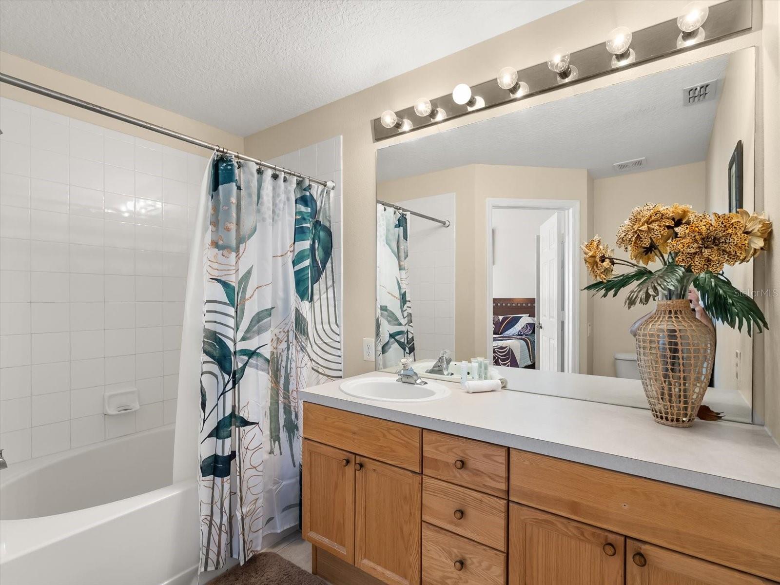 Image 16 of 44 For 2355 Silver Palm Drive