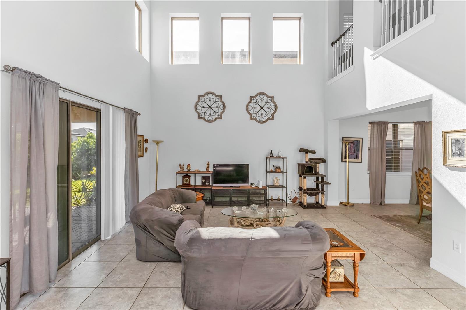 Image 10 of 22 For 1321 Patterson Terrace