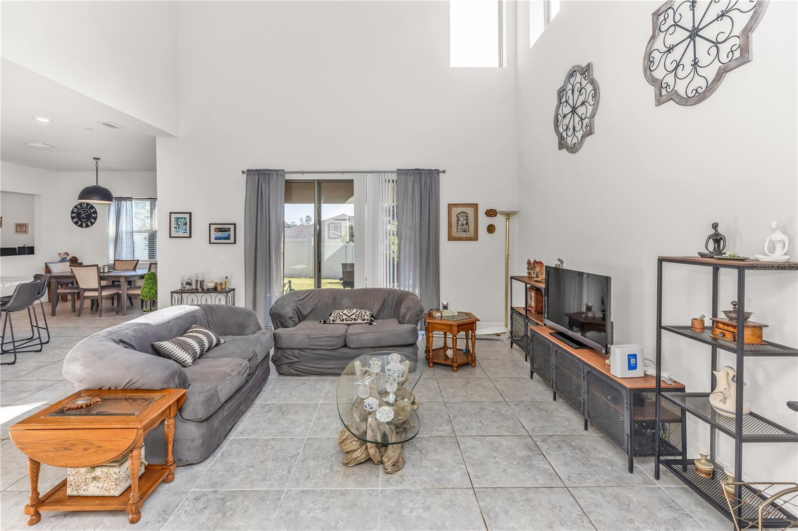 Image 11 of 22 For 1321 Patterson Terrace