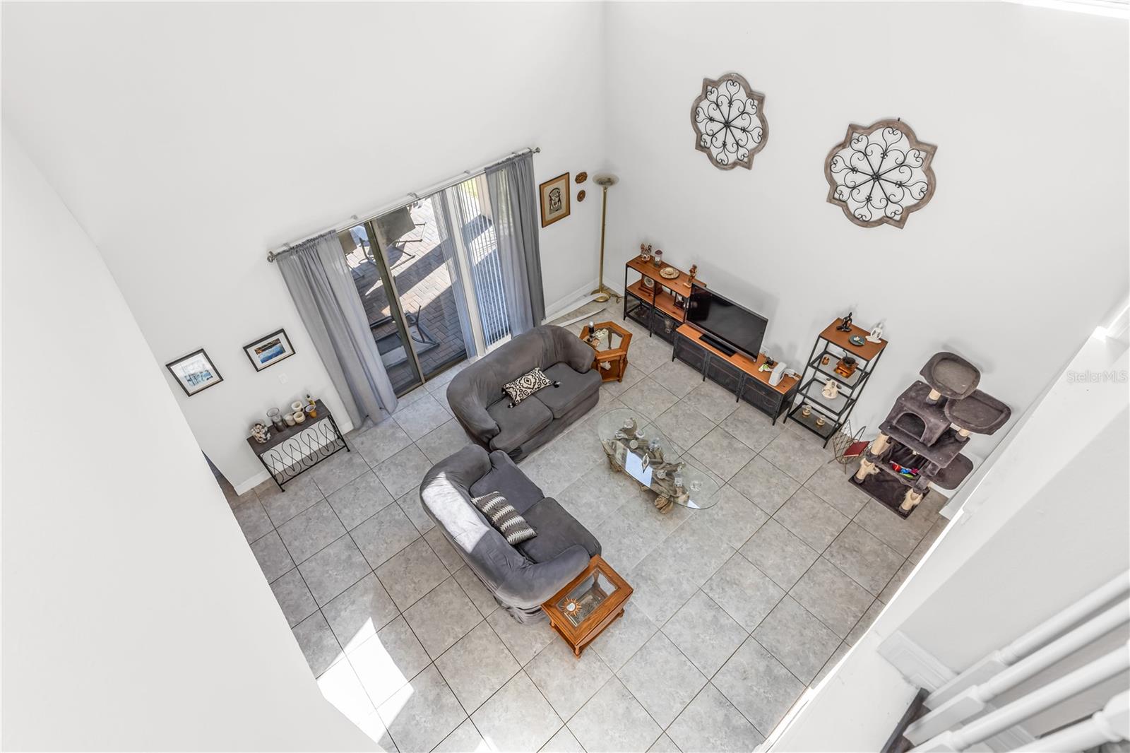 Image 12 of 22 For 1321 Patterson Terrace