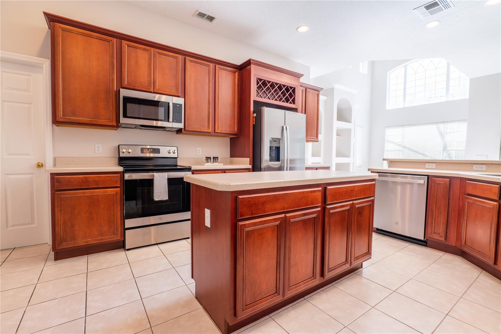 Listing photo id 10 for 2555 Sand Arbor Circle