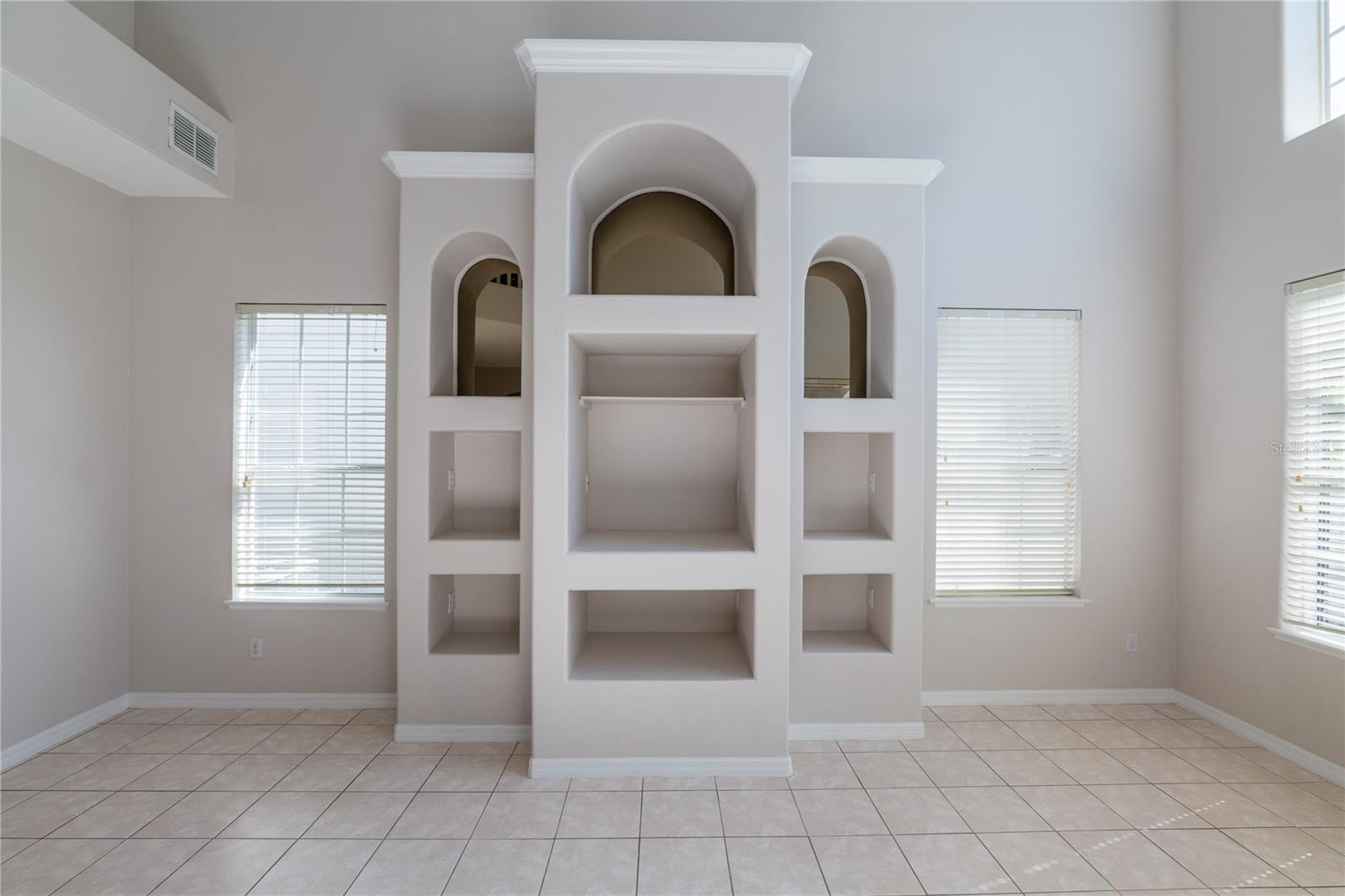 Listing photo id 14 for 2555 Sand Arbor Circle