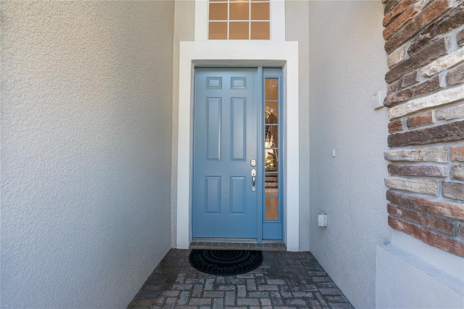 Listing photo id 0 for 2555 Sand Arbor Circle