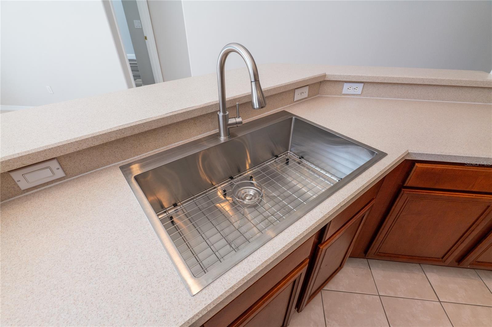 Listing photo id 7 for 2555 Sand Arbor Circle