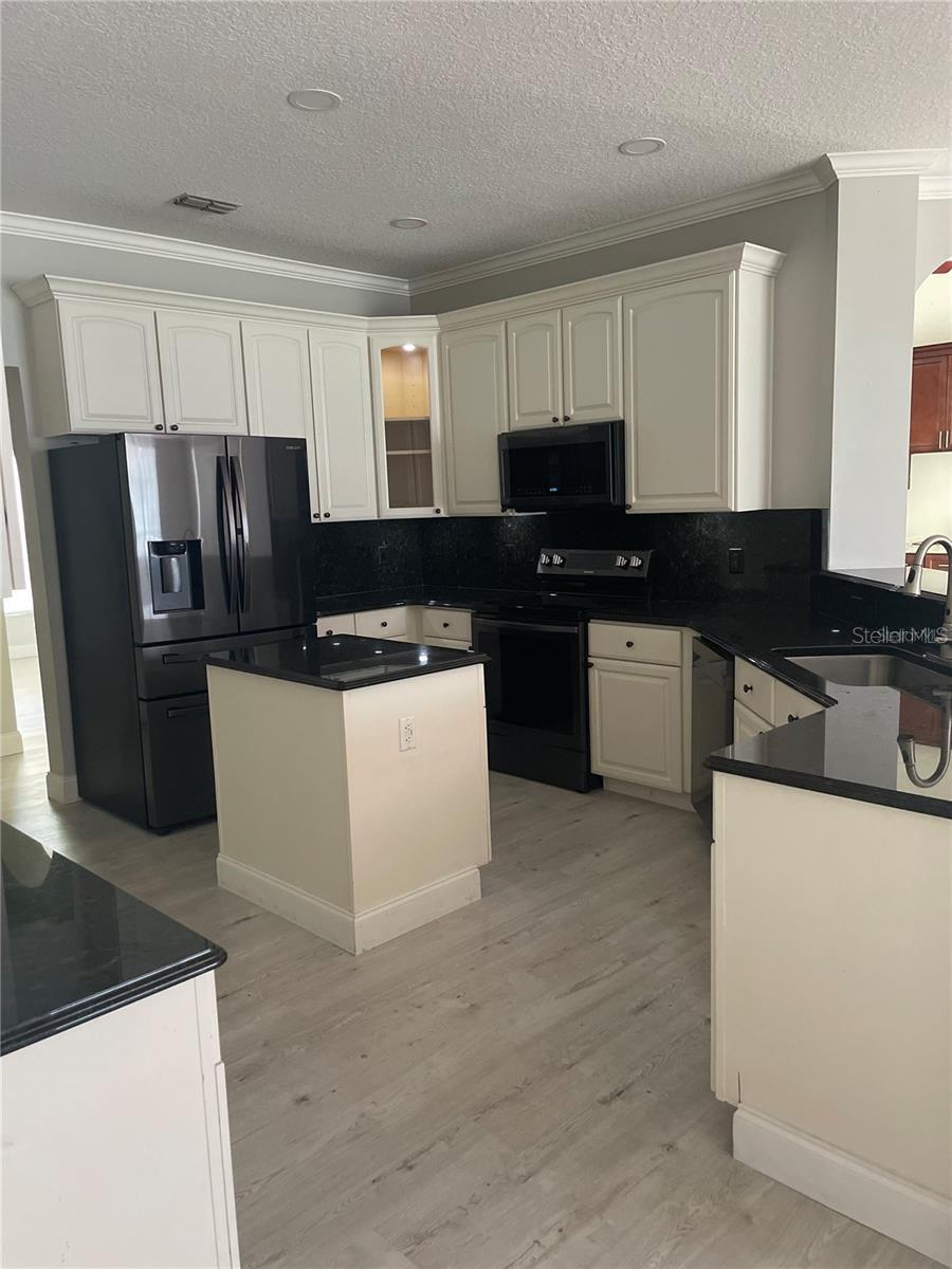 Image 11 of 29 For 418 Rockafellow Way