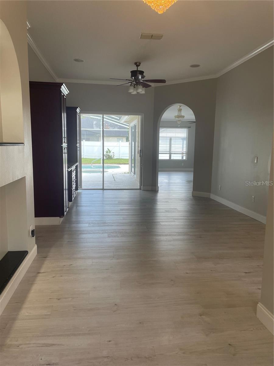 Image 8 of 29 For 418 Rockafellow Way