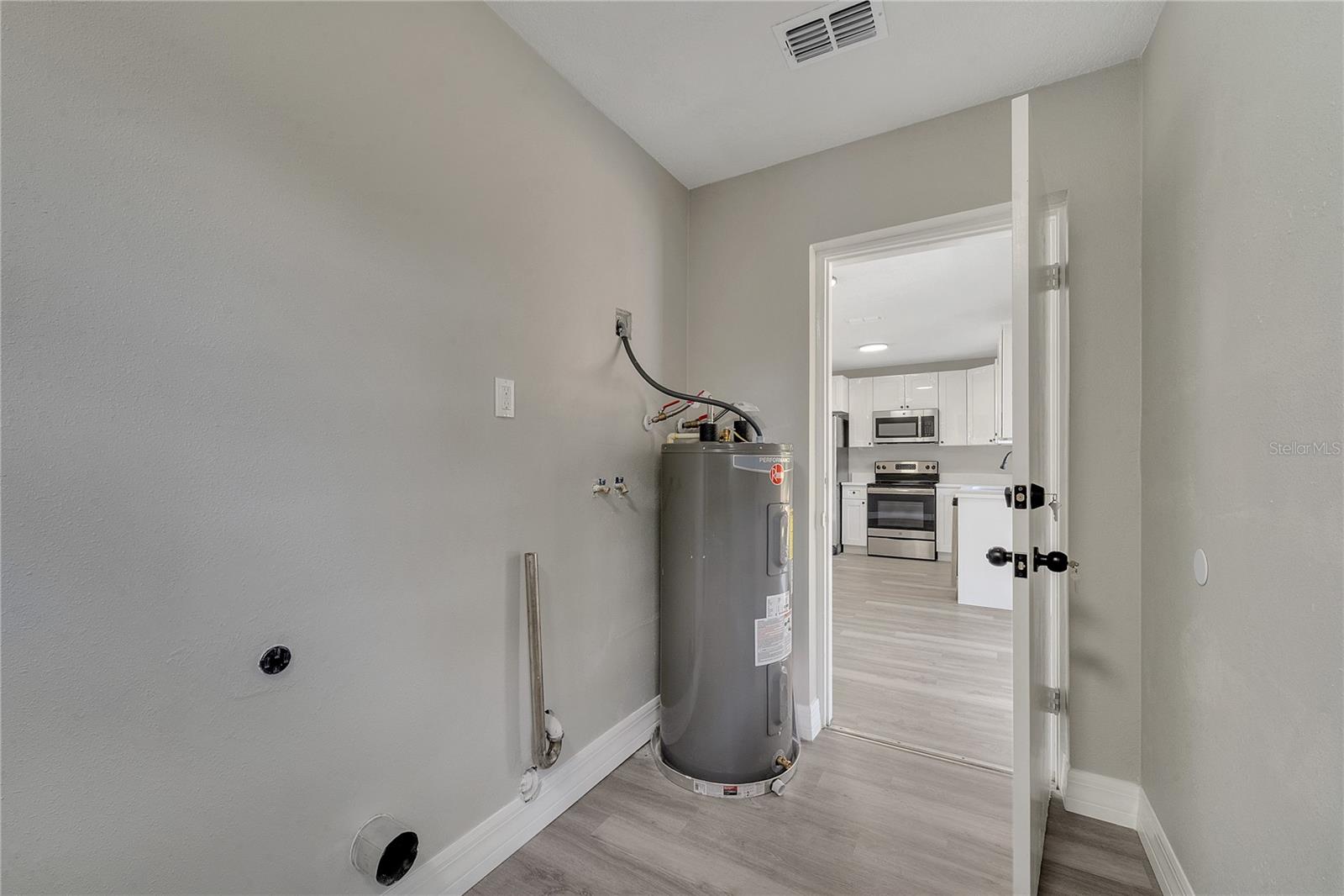 Image 15 of 45 For 2509 Healy Drive