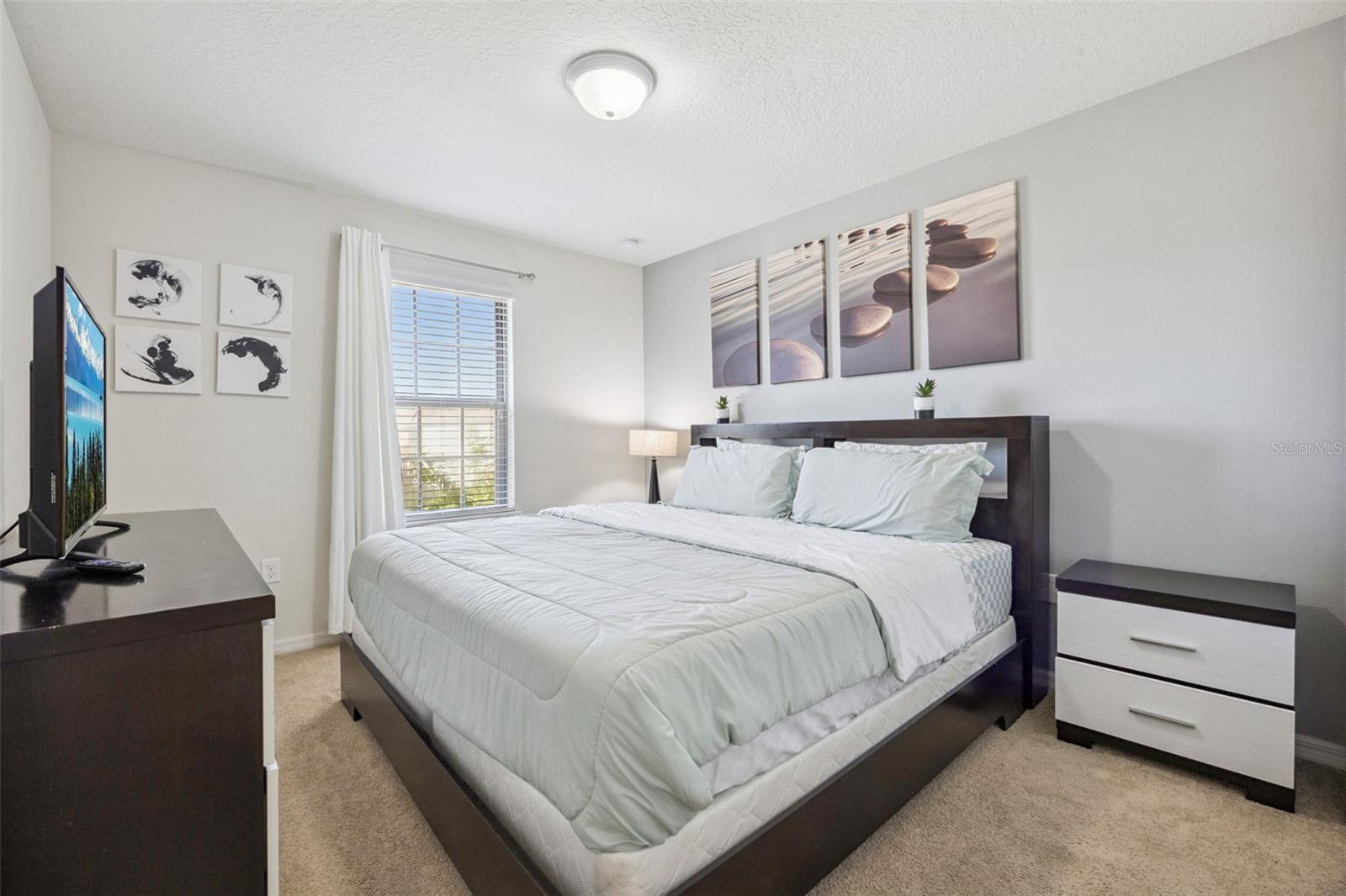 Image 18 of 79 For 1929 Nice Court