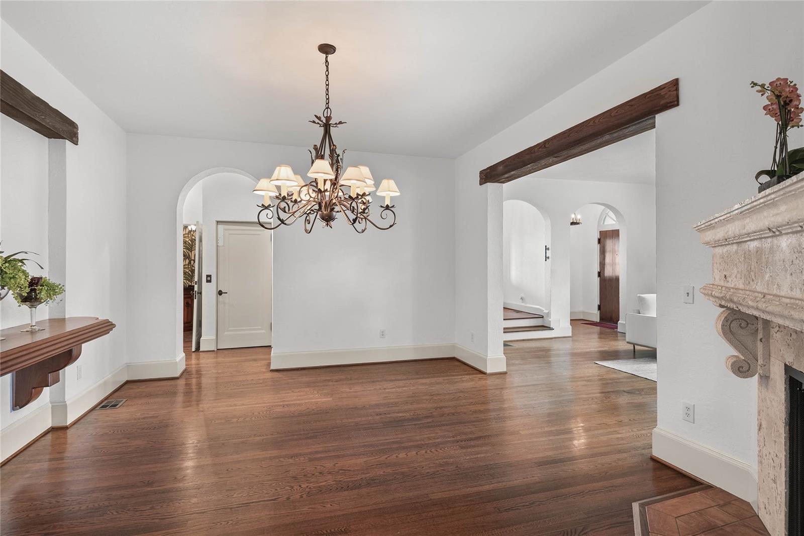 Image 11 of 57 For 522 Cherokee Drive