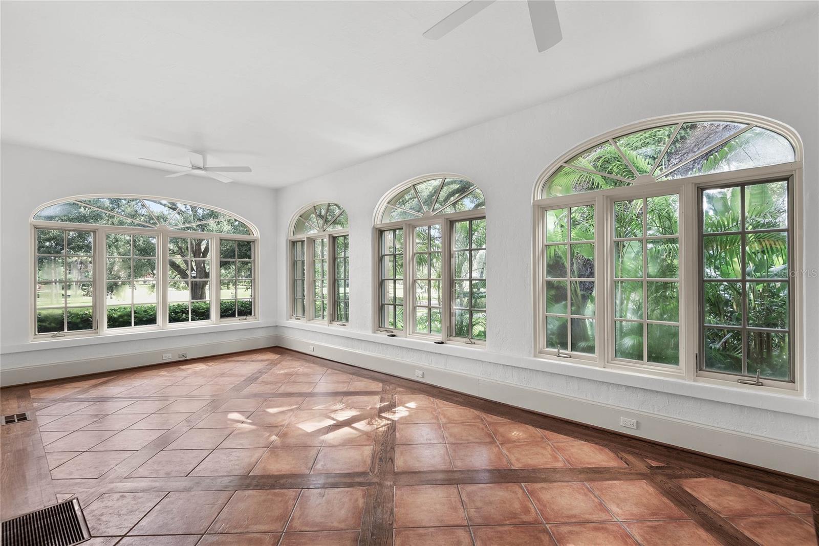 Image 12 of 57 For 522 Cherokee Drive