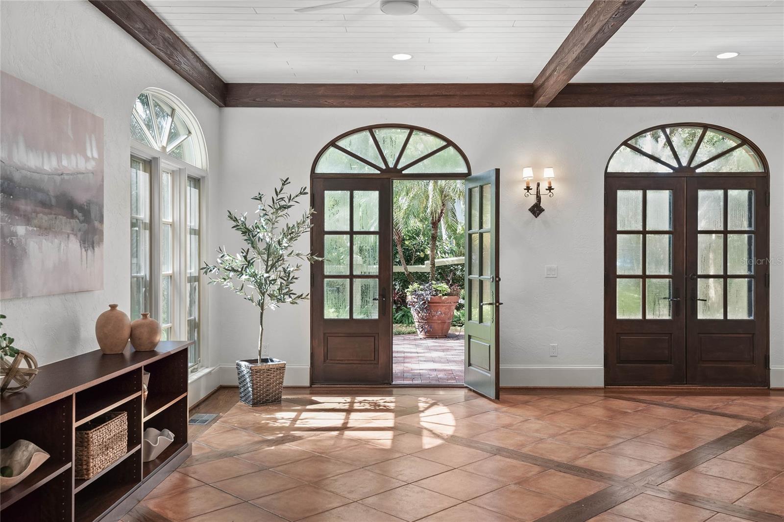 Image 14 of 57 For 522 Cherokee Drive