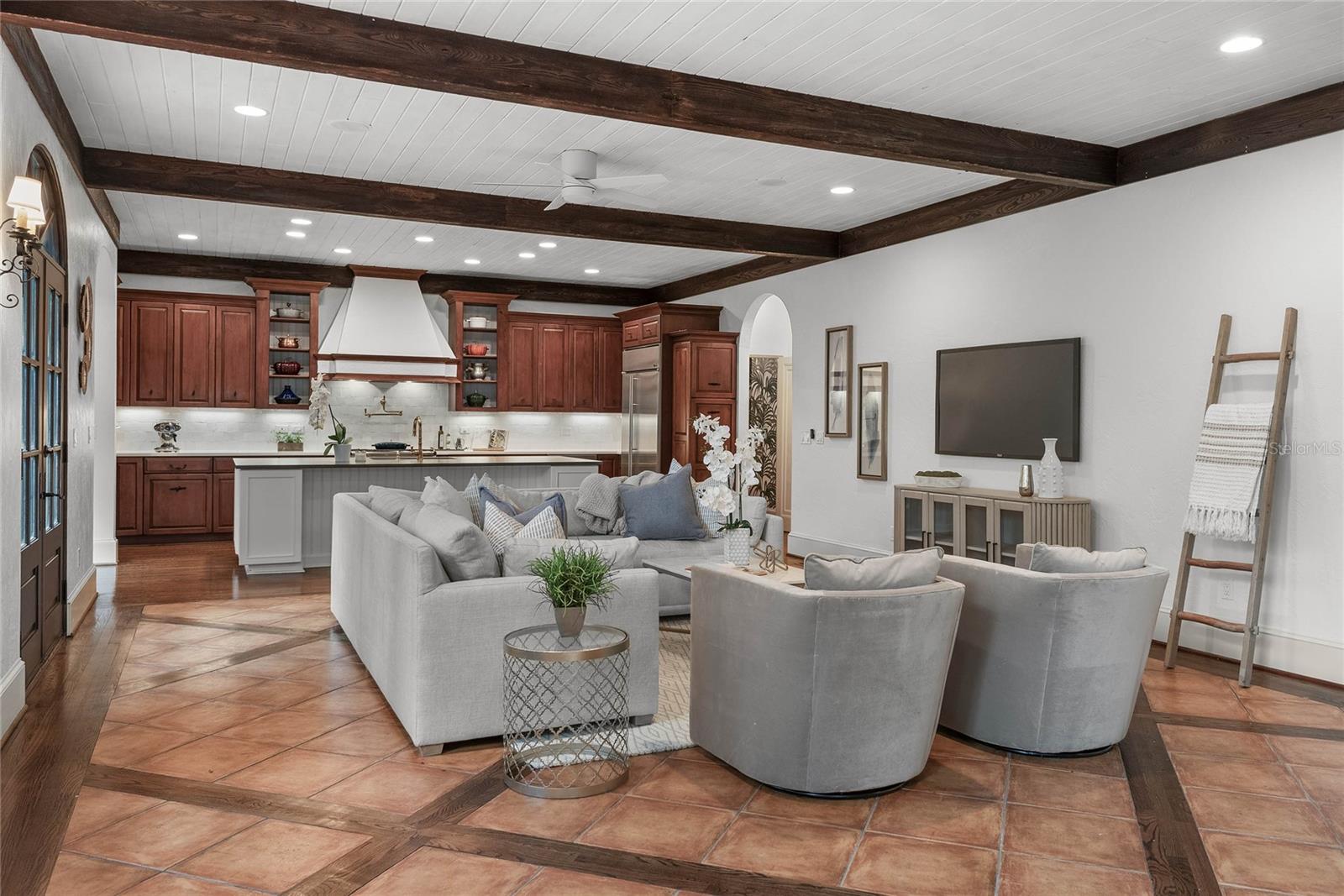 Image 16 of 57 For 522 Cherokee Drive