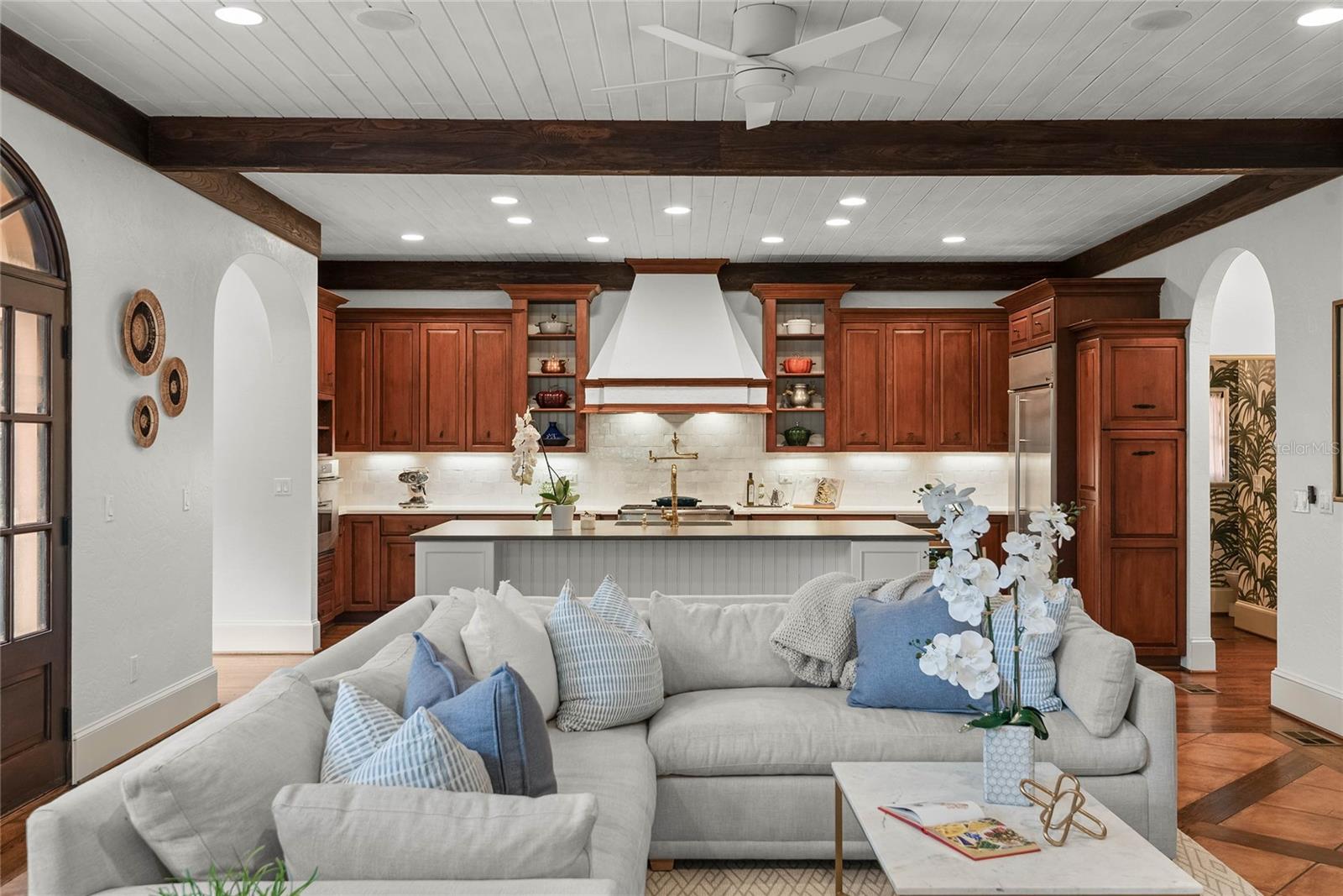 Image 17 of 57 For 522 Cherokee Drive