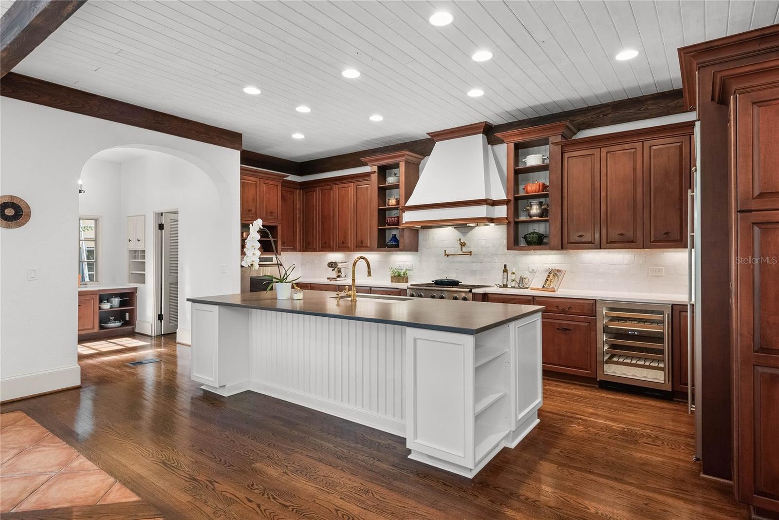 Image 20 of 57 For 522 Cherokee Drive