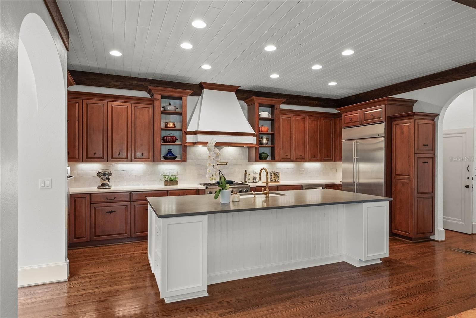 Image 22 of 57 For 522 Cherokee Drive