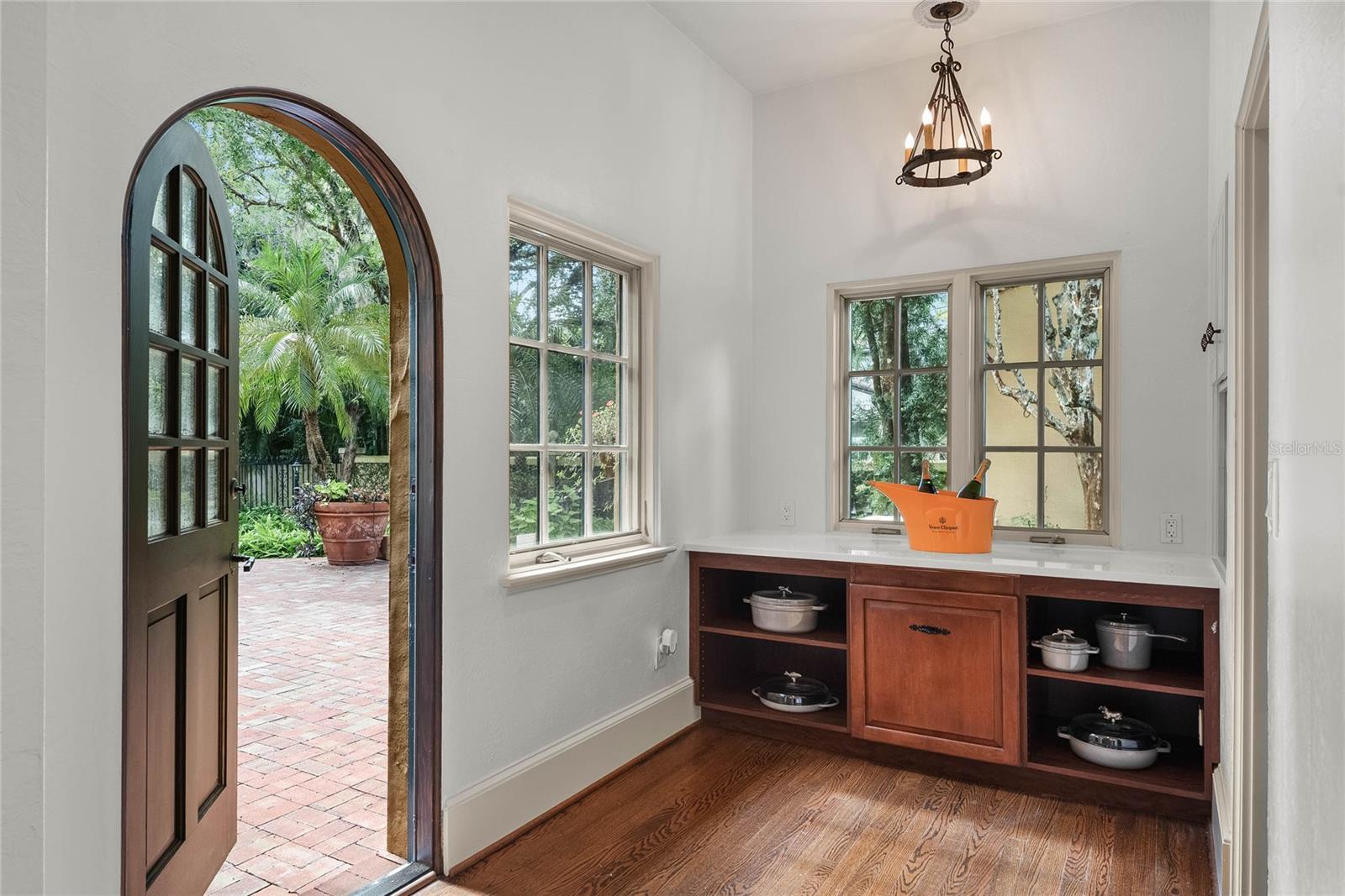 Image 24 of 57 For 522 Cherokee Drive