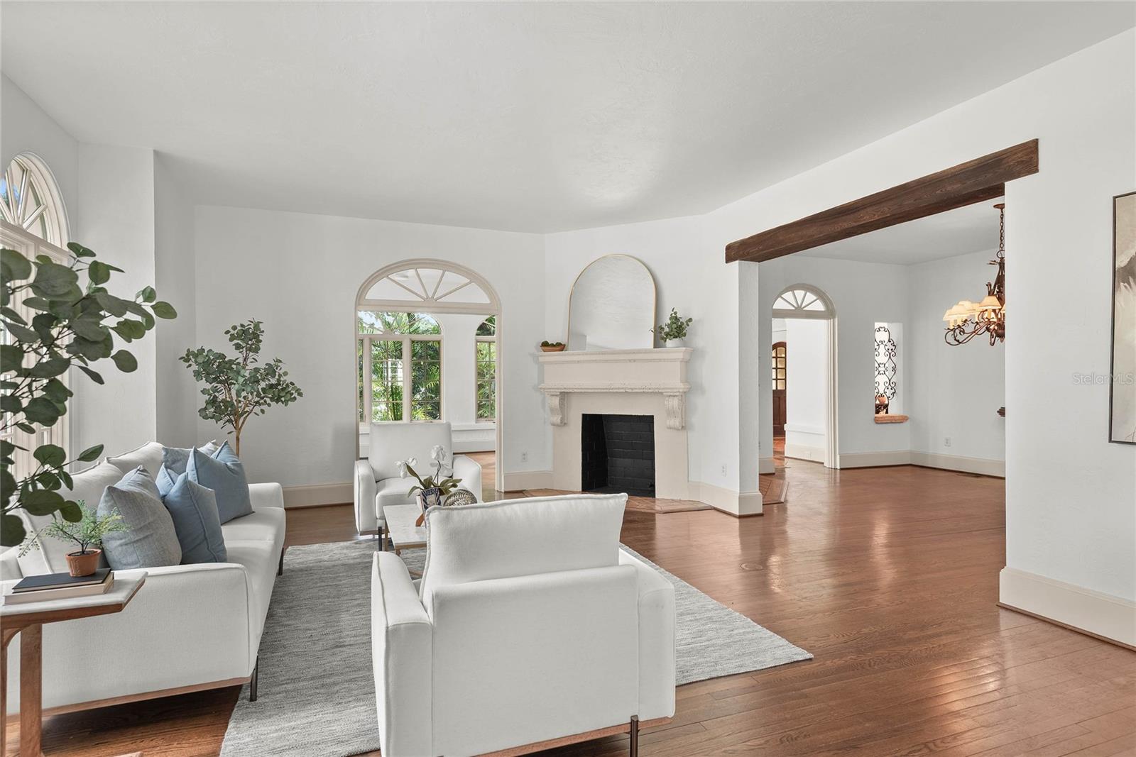 Image 3 of 57 For 522 Cherokee Drive