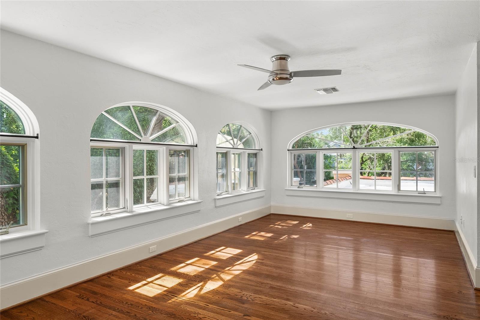 Image 38 of 57 For 522 Cherokee Drive