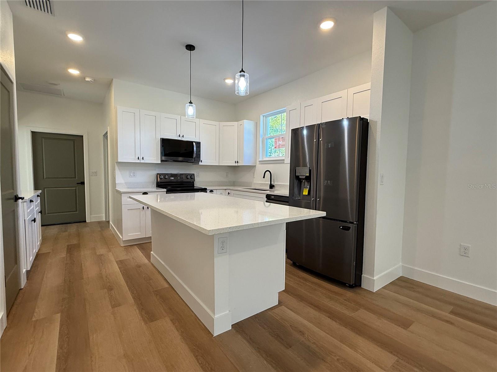 Image 12 of 36 For 1010 Hickory Avenue