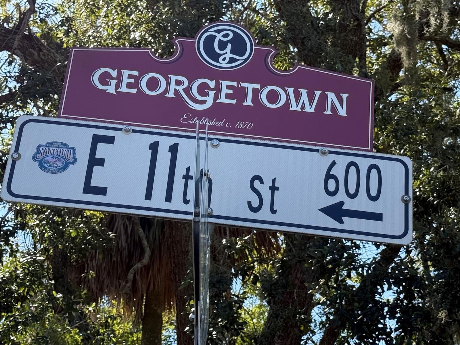 Image 2 of 36 For 1010 Hickory Avenue