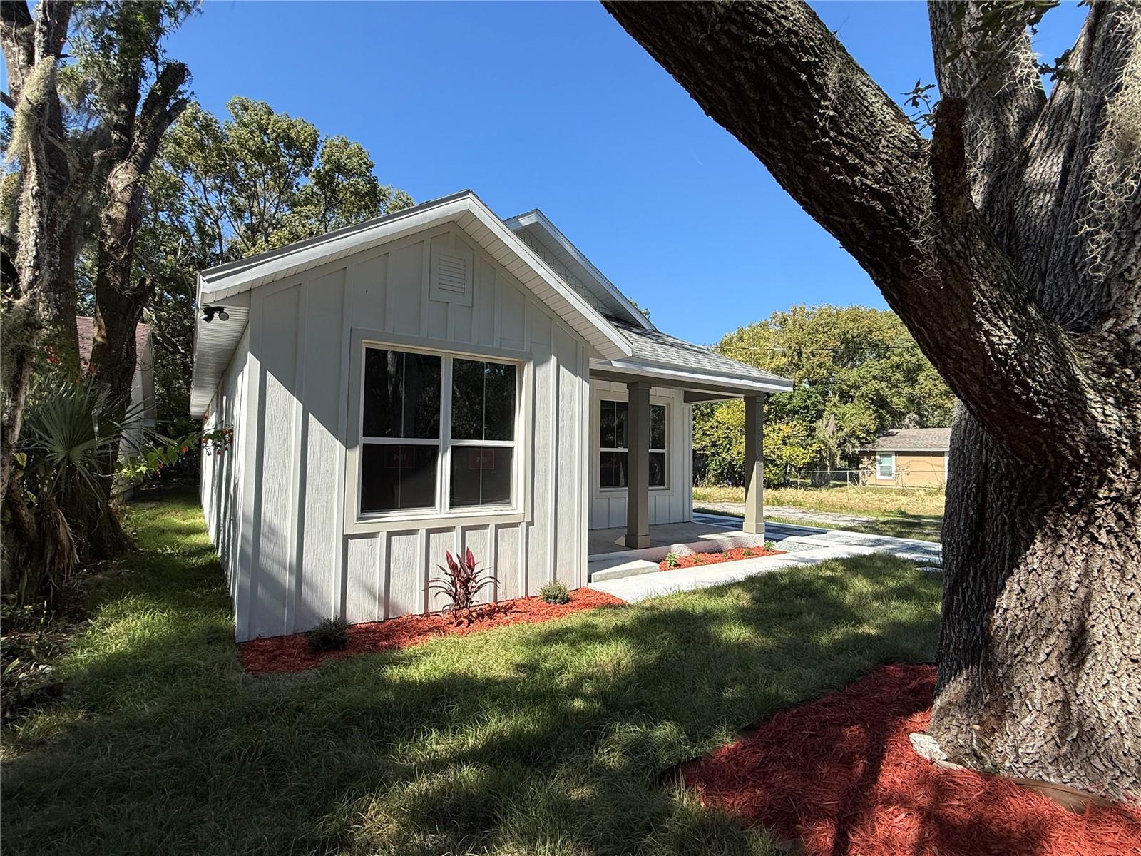 Image 3 of 36 For 1010 Hickory Avenue