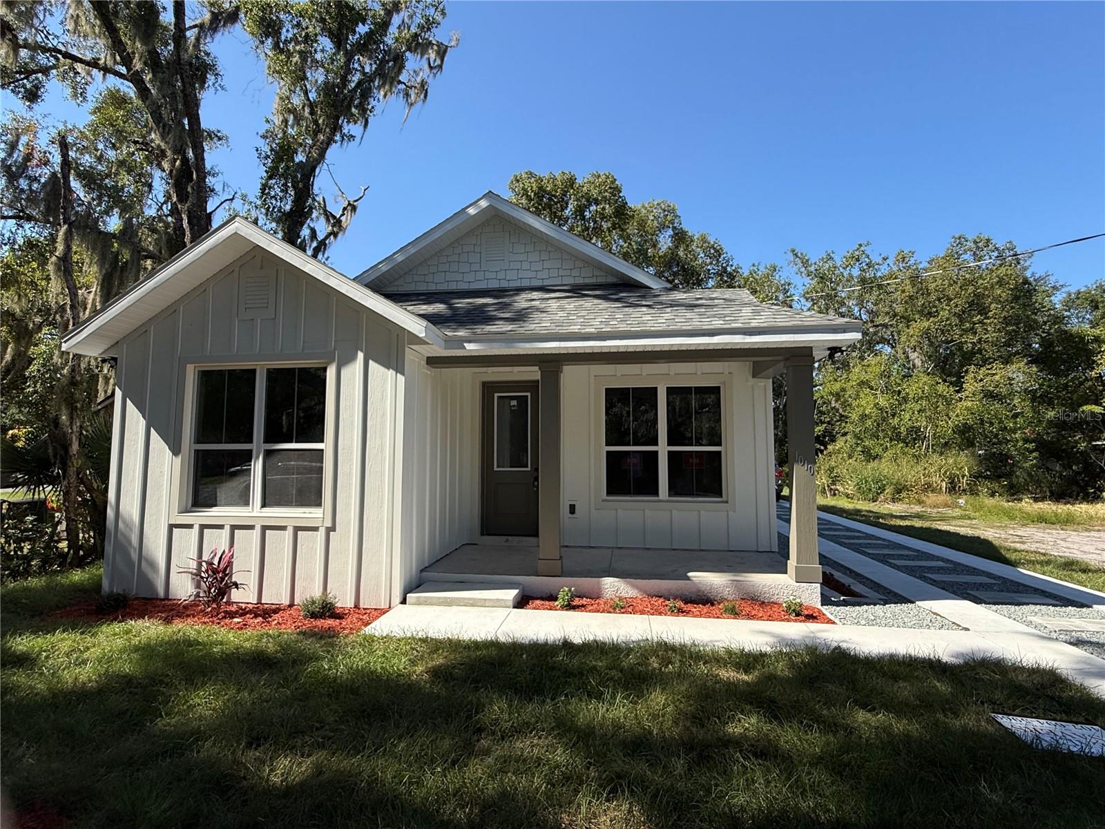 Image 4 of 36 For 1010 Hickory Avenue