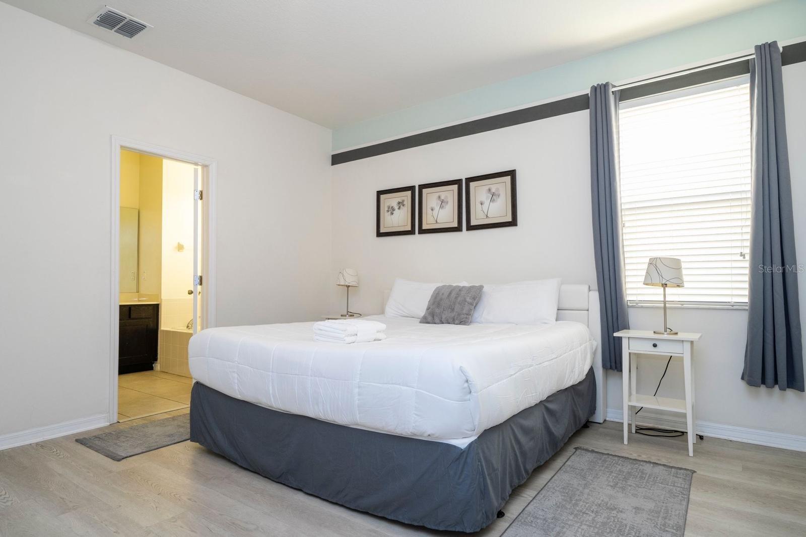 Image 18 of 30 For 2625 Santosh Cove