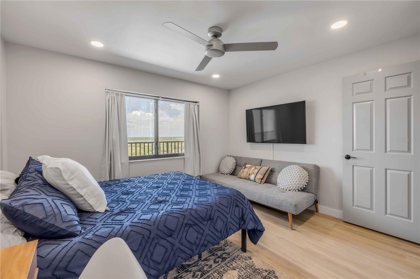 Image 39 of 78 For 4139 Atlantic Avenue B707