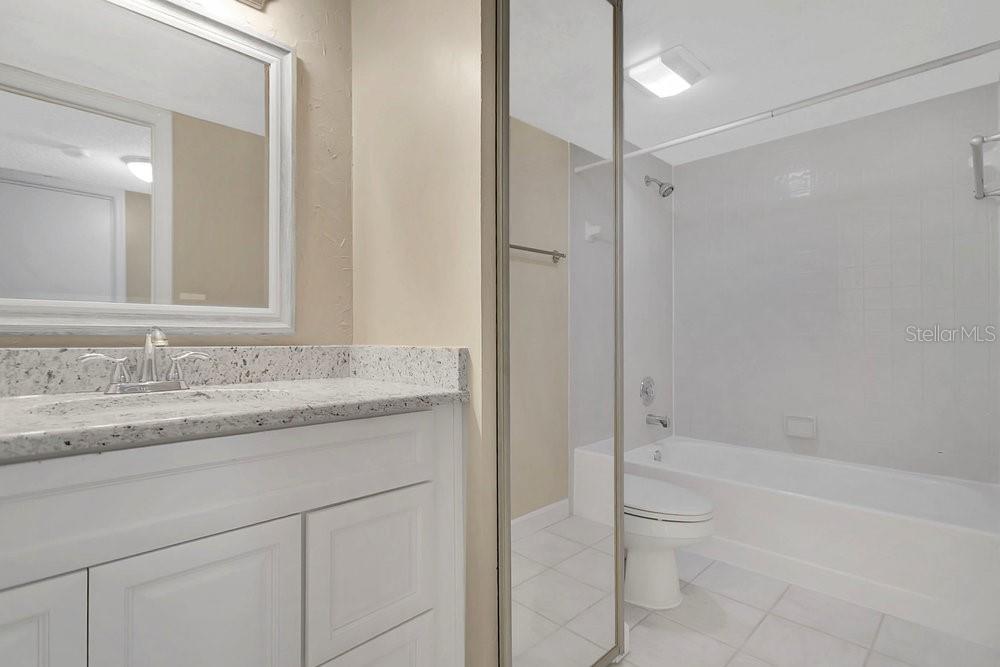 Image 23 of 33 For 5286 Willow Court 505