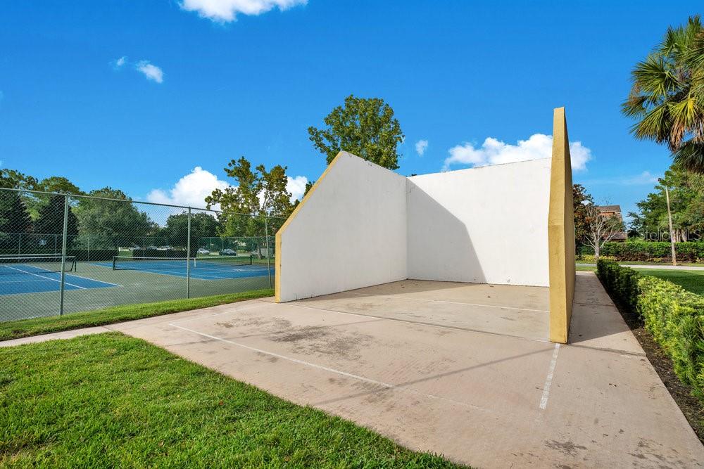 Image 31 of 33 For 5286 Willow Court 505