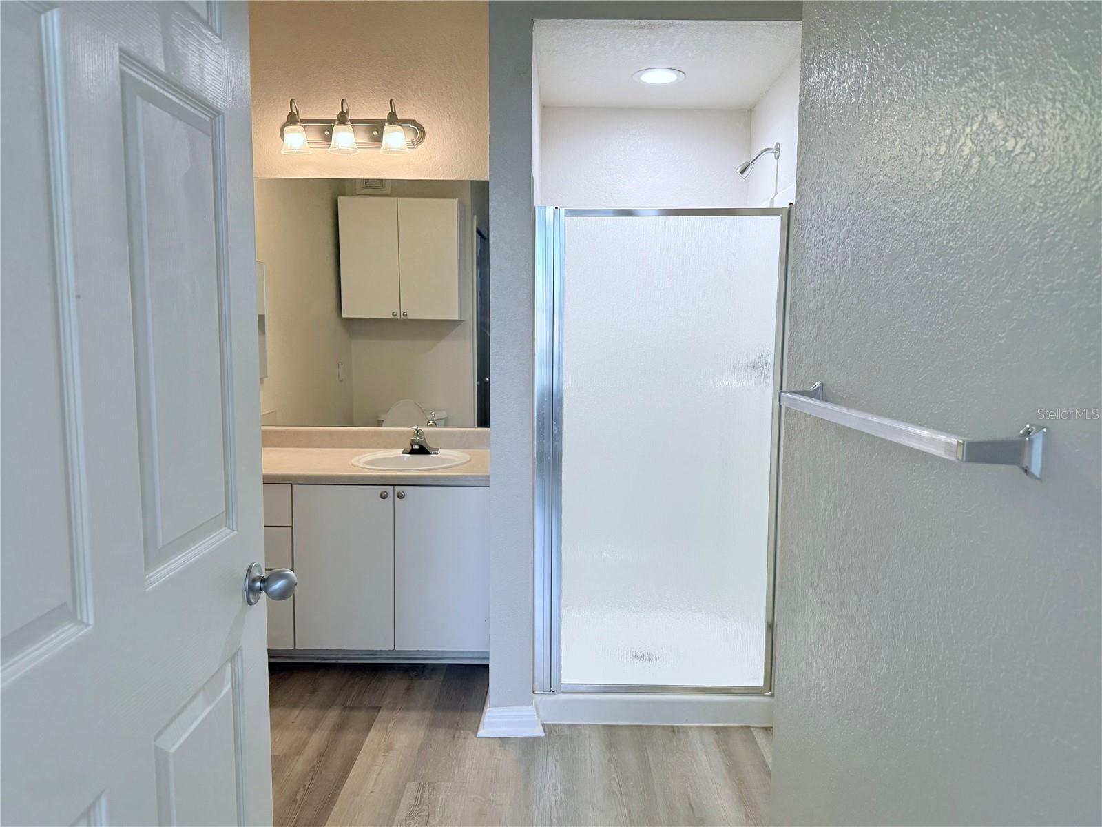 Image 10 of 17 For 911 Orange Avenue 447