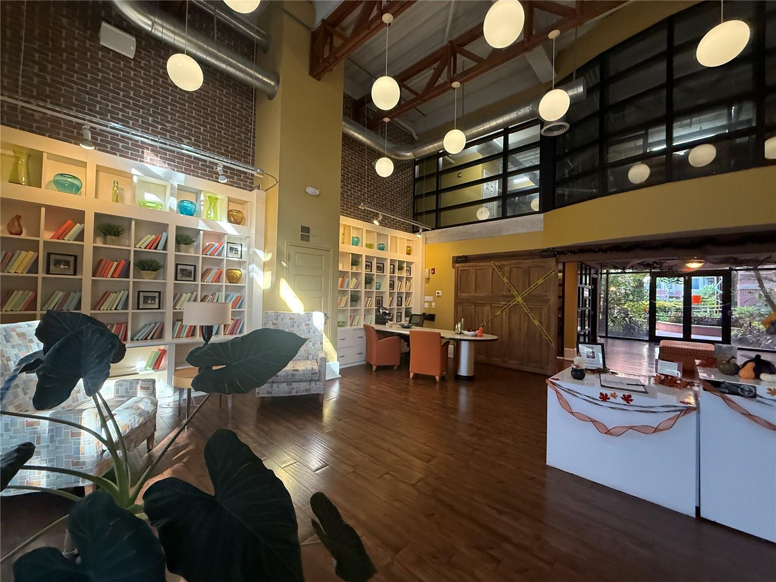 Image 13 of 17 For 911 Orange Avenue 447