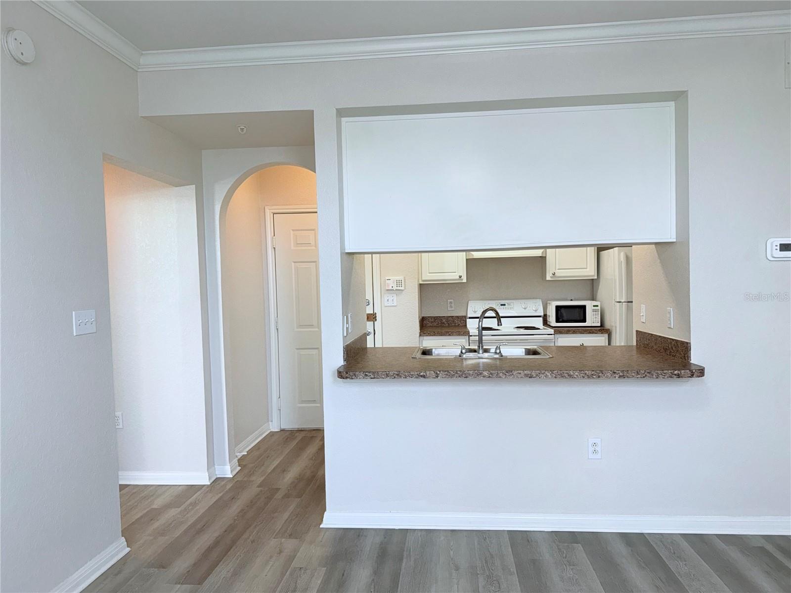 Image 6 of 17 For 911 Orange Avenue 447