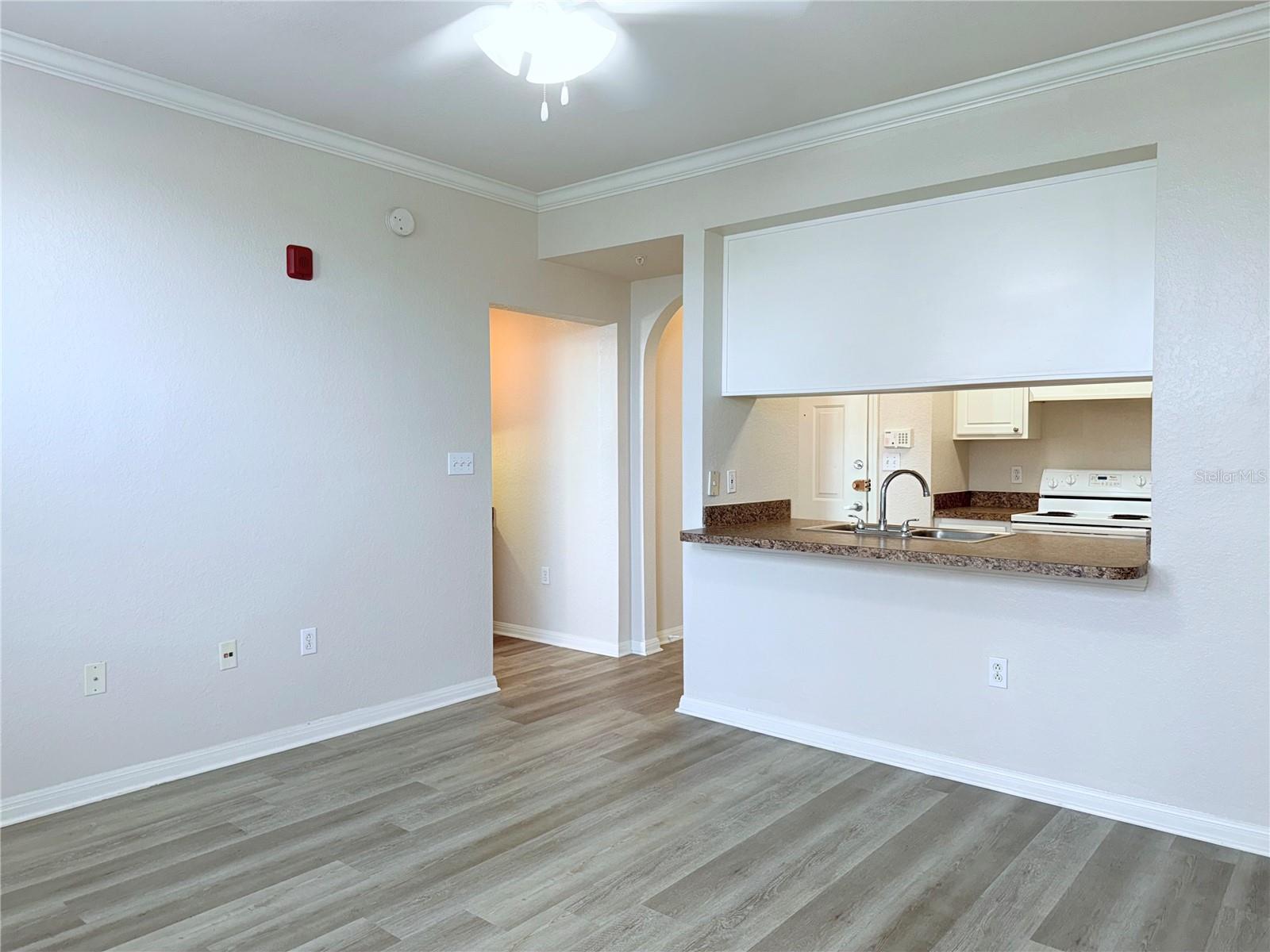 Image 7 of 17 For 911 Orange Avenue 447