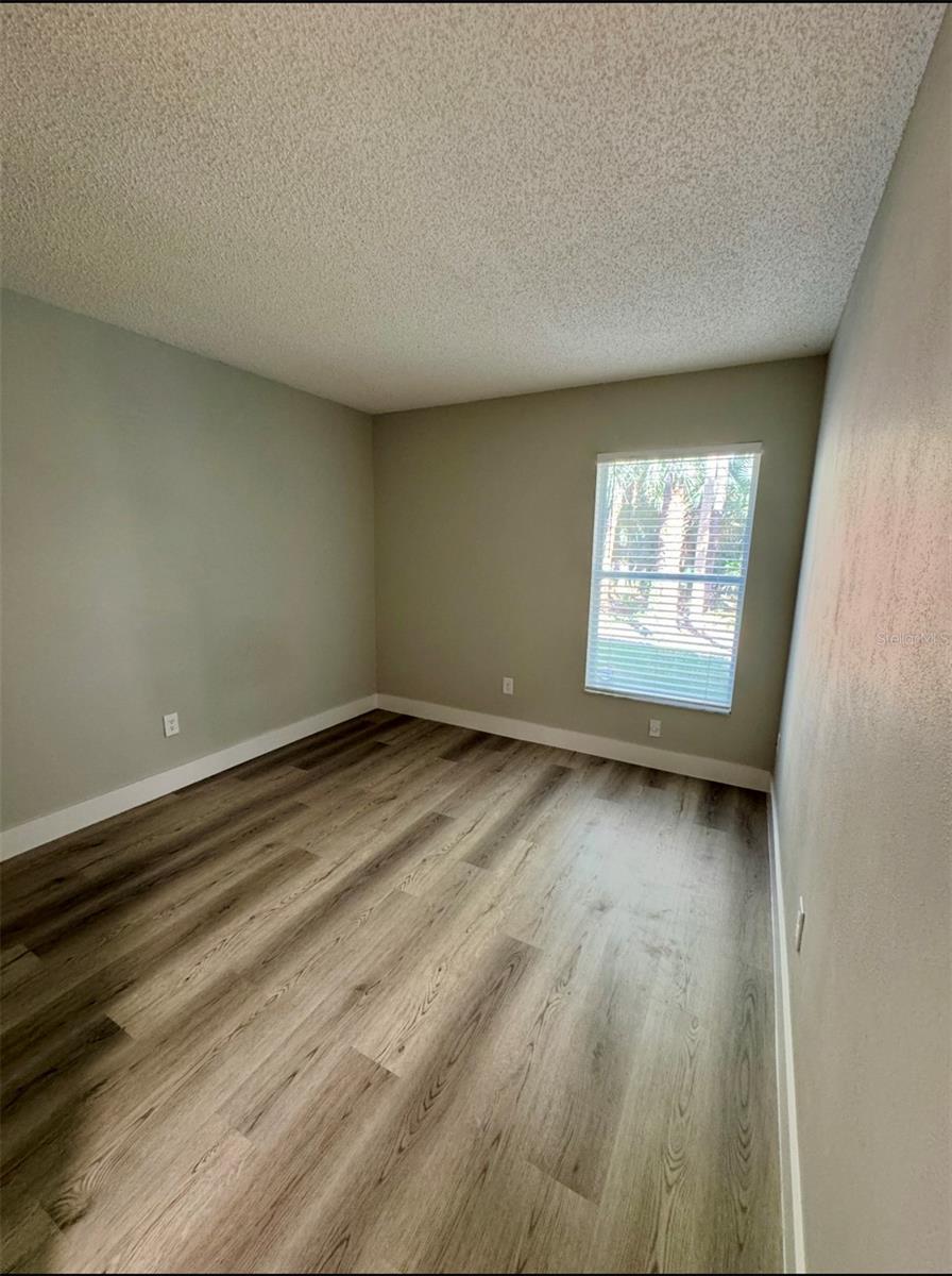 Image 14 of 21 For 592 Tall Oaks Terrace