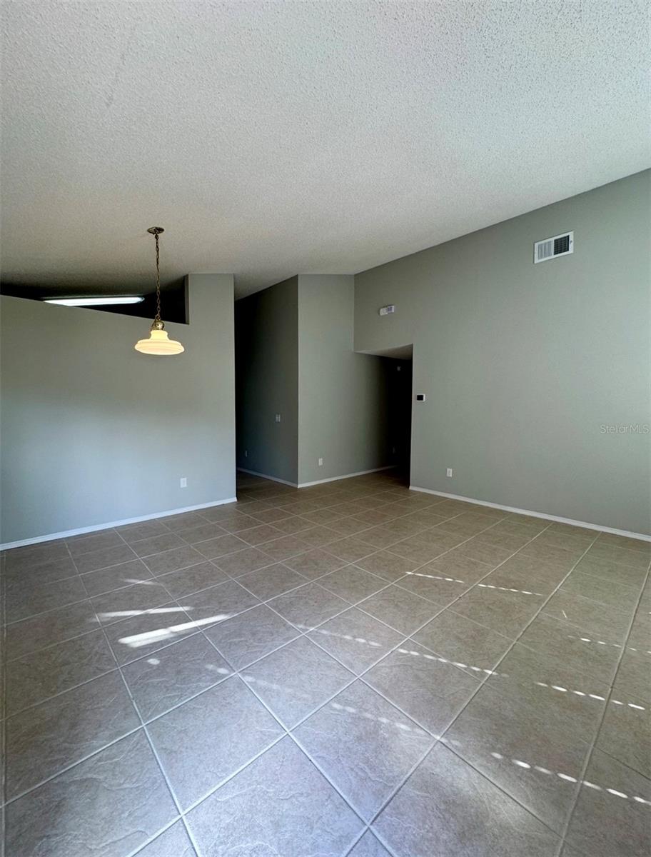 Image 8 of 21 For 592 Tall Oaks Terrace