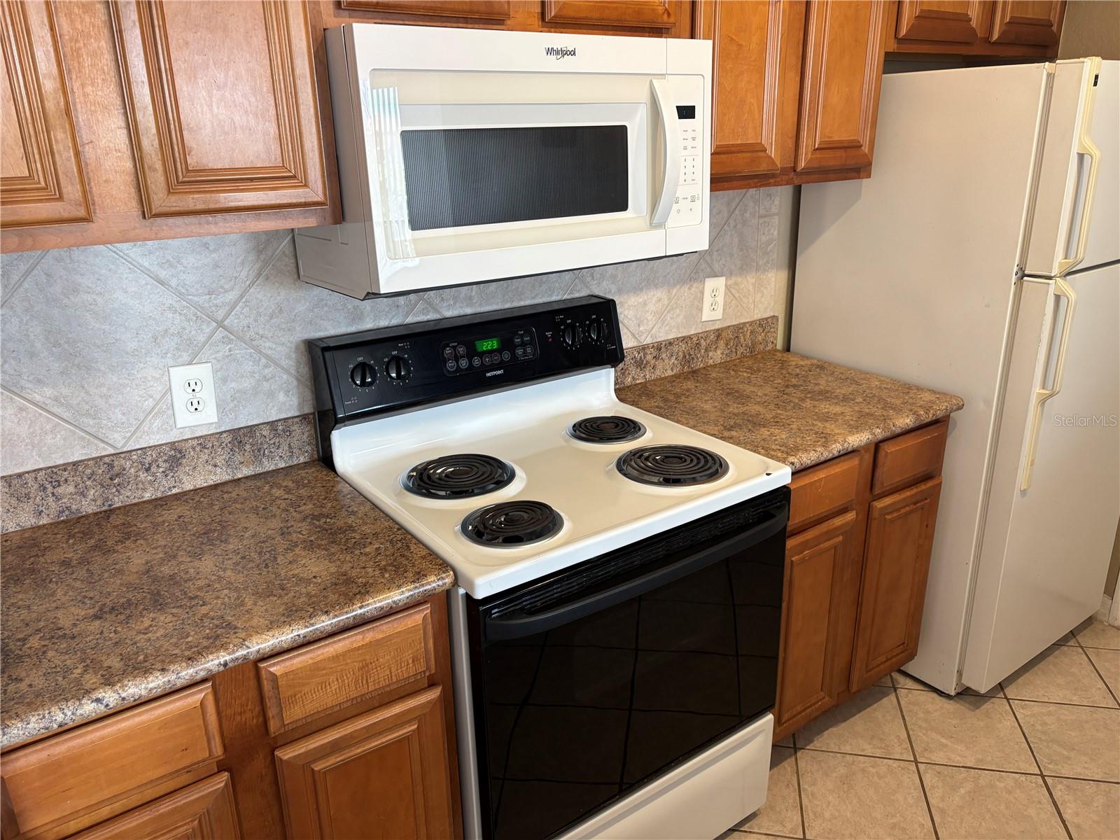 Image 4 of 17 For 6177 Metrowest Boulevard 307