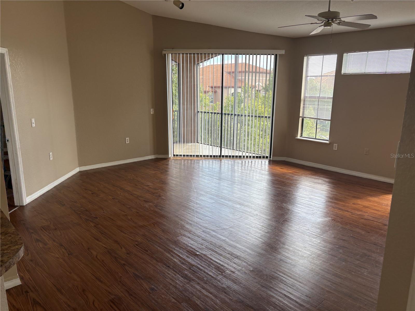 Image 6 of 17 For 6177 Metrowest Boulevard 307