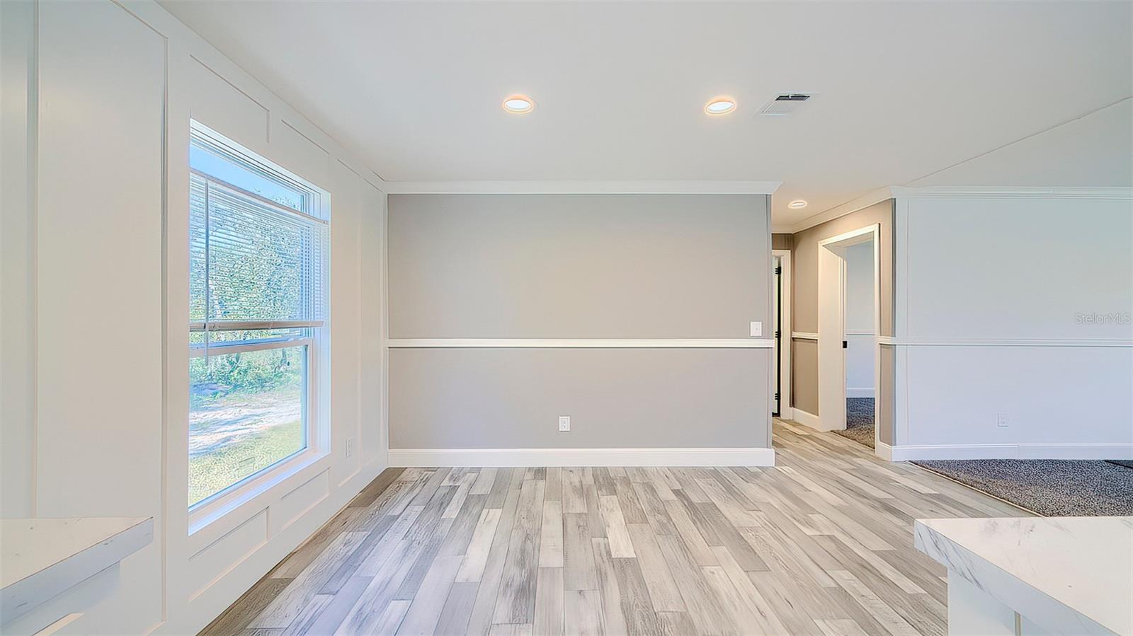 Listing photo id 13 for 14235 Hurricane Drive