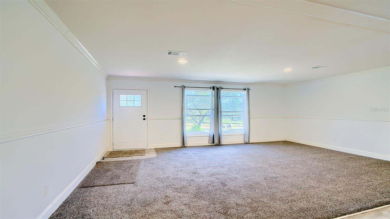 Listing photo id 15 for 14235 Hurricane Drive